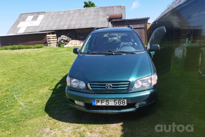 Toyota Picnic 1 generation Minivan