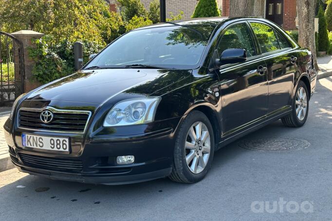 Toyota Avensis 2 generation Liftback