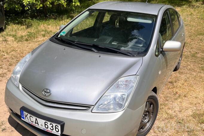 Toyota Prius 2 generation Hatchback