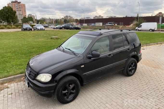 Mercedes-Benz M-Class W163 Crossover 5-doors