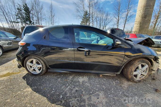 Honda Civic 8 generation Hatchback 5-doors