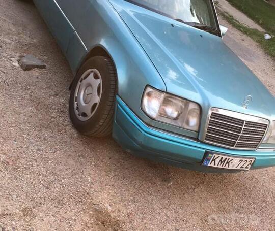Mercedes-Benz W124 1 generation
