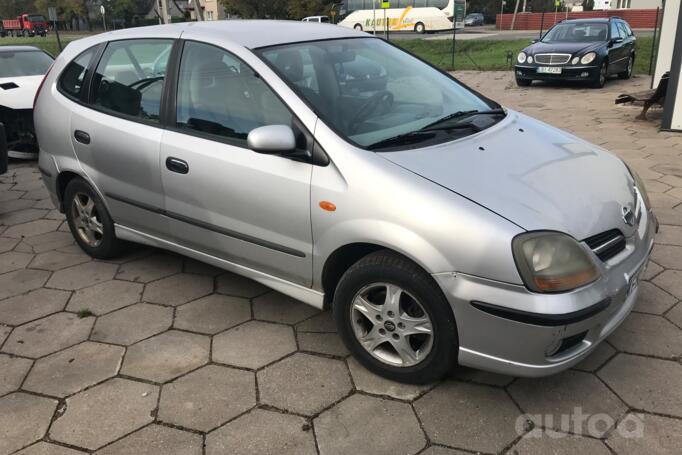 Nissan Almera Tino V10 Minivan