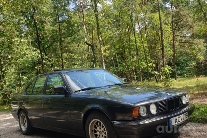 BMW 5 Series E34 Sedan