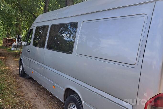 Mercedes-Benz Sprinter First generation