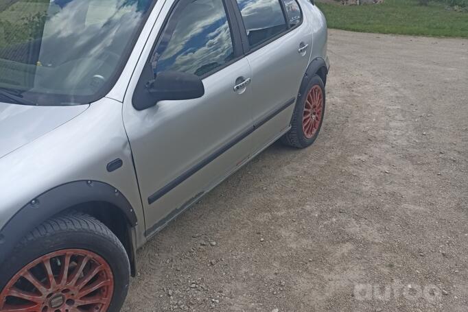 SEAT Leon 1 generation Hatchback