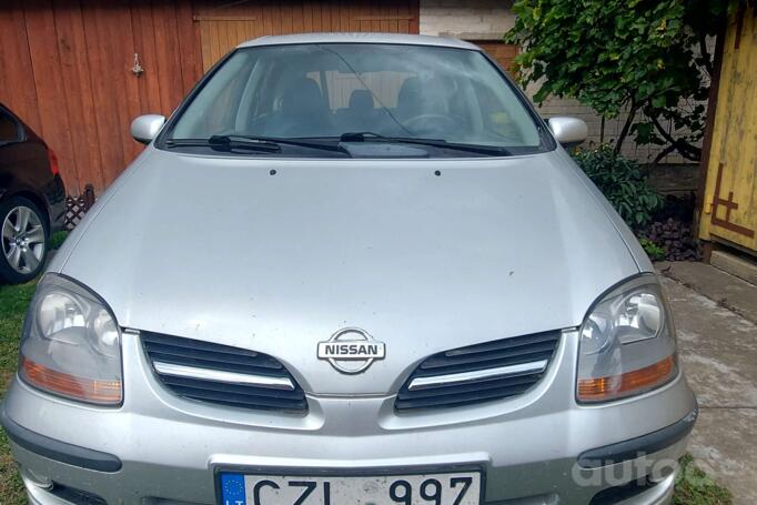 Nissan Almera Tino V10 Minivan