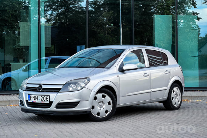 Opel Astra H Hatchback