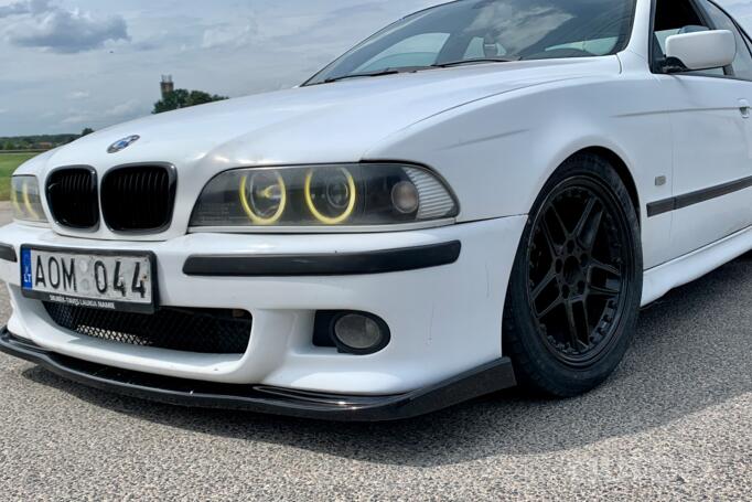 BMW 5 Series E39 Sedan 4-doors