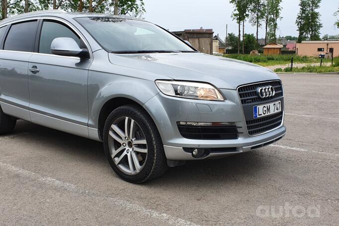 Audi Q7 4L Crossover