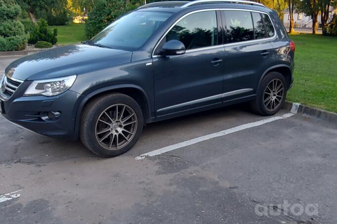 Volkswagen Tiguan 1 generation Crossover