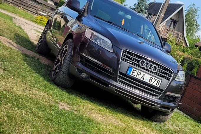 Audi Q7 4L Crossover