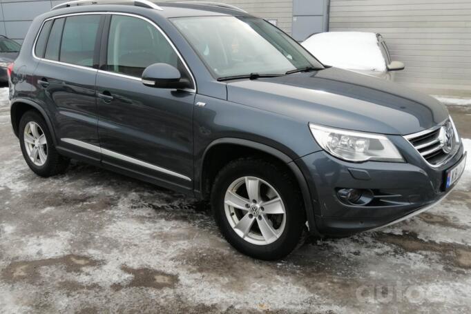 Volkswagen Tiguan 1 generation Crossover