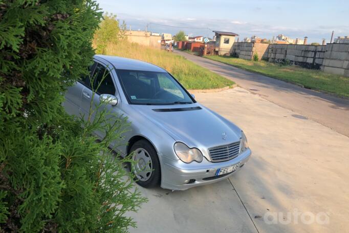 Mercedes-Benz C-Class W203/S203/CL203 Sedan