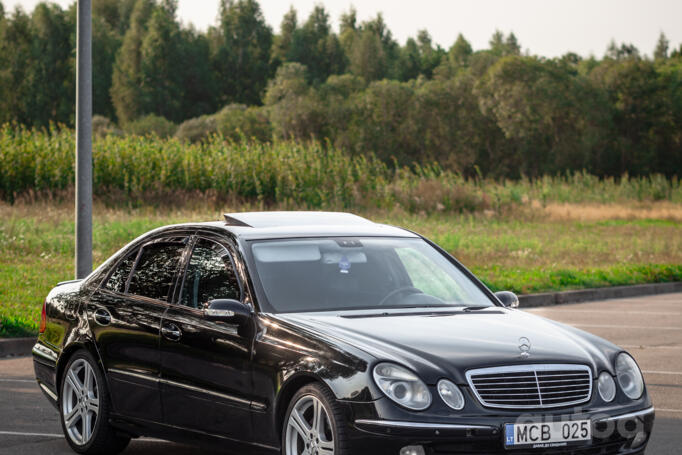 Mercedes-Benz E-Class W211 Sedan