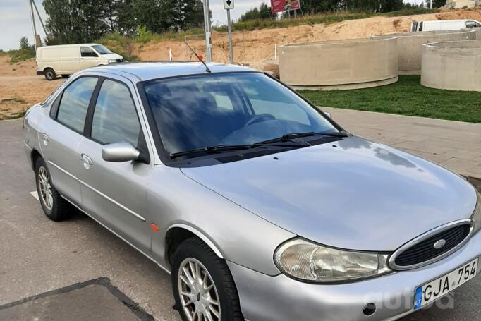 Ford Mondeo 2 generation Liftback
