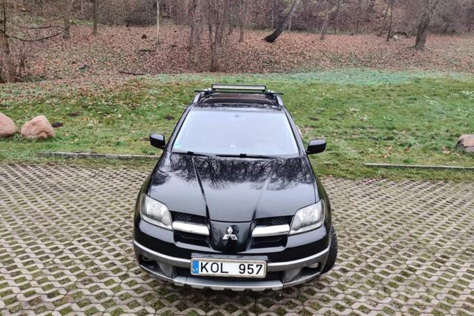 Mitsubishi Outlander 1 generation Crossover