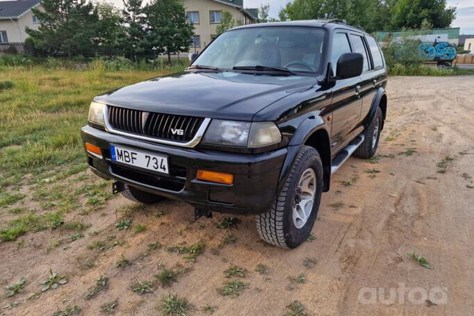 Mitsubishi Pajero Sport 1 generation SUV