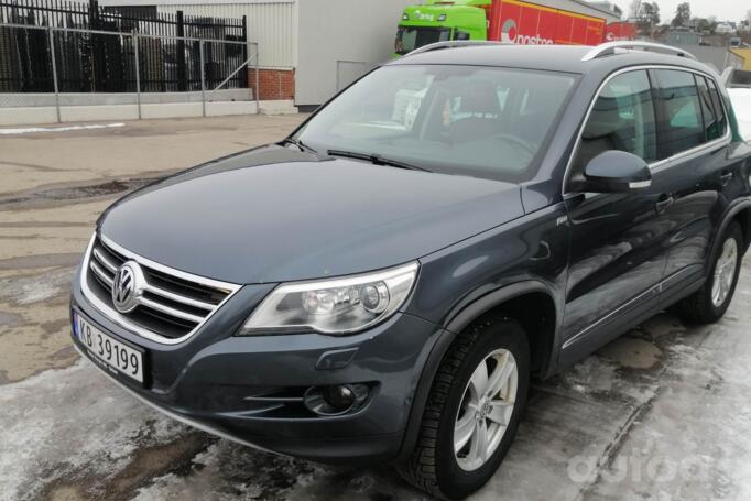 Volkswagen Tiguan 1 generation Crossover