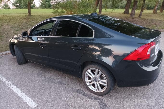 Volvo S60 2 generation Sedan