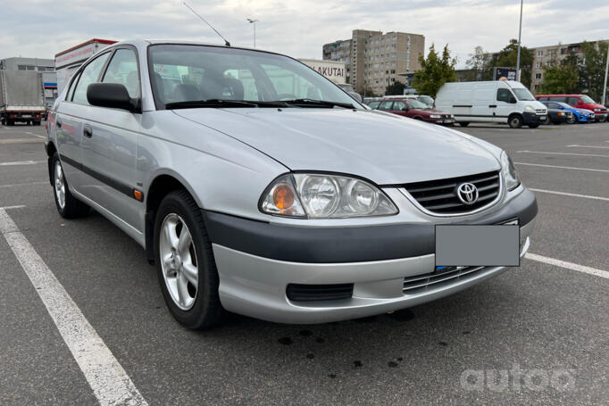 Toyota Avensis 1 generation [restyling] Sedan