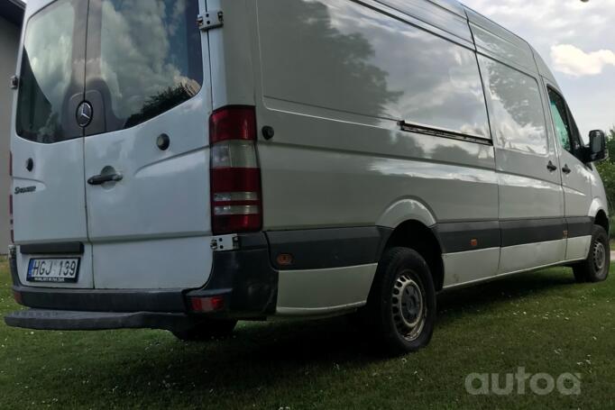 Mercedes-Benz Sprinter Second generation