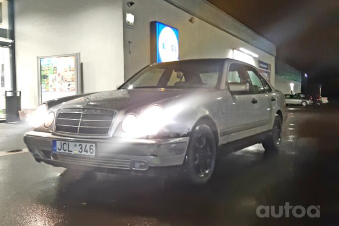 Mercedes-Benz E-Class E 220 wagon