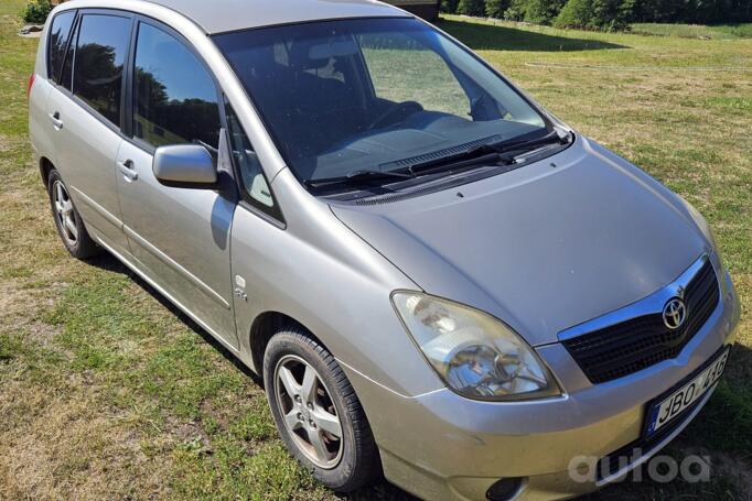 Toyota Corolla Verso 1 generation Minivan