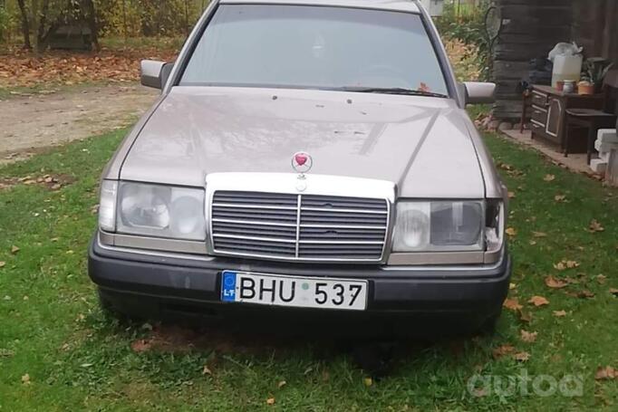 Mercedes-Benz W124 1 generation