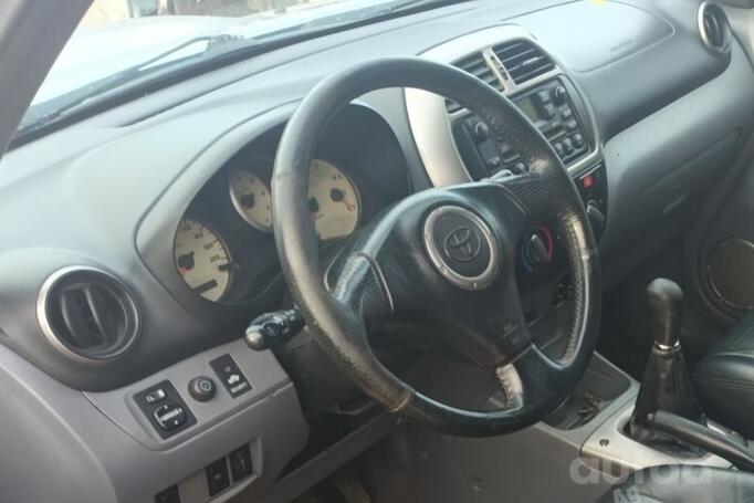 Toyota RAV4 2 generation Crossover 3-doors
