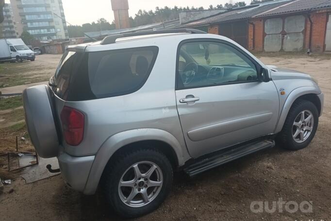 Toyota RAV4 2 generation Crossover 3-doors