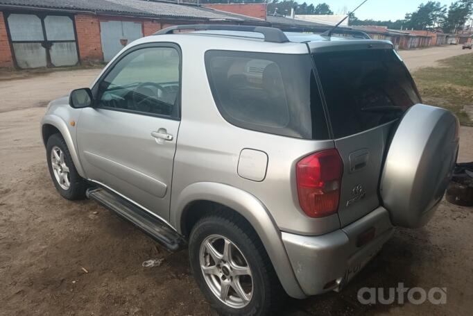 Toyota RAV4 2 generation Crossover 3-doors