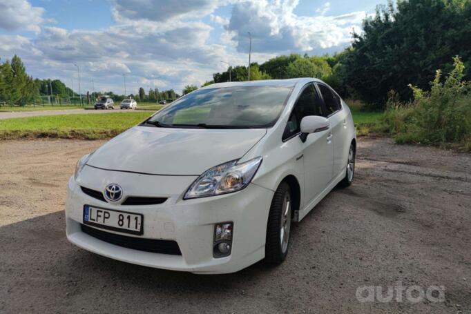 Toyota Prius 3 generation Hatchback 5-doors