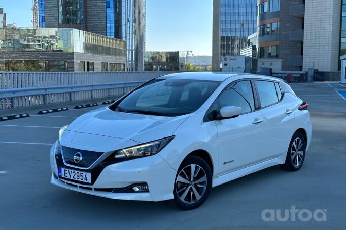 Nissan Leaf 2 generation Hatchback