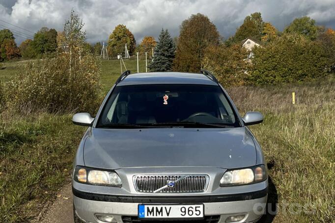 Volvo V70 2 generation wagon