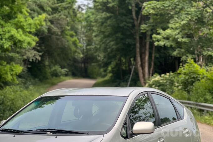Toyota Prius 2 generation Hatchback