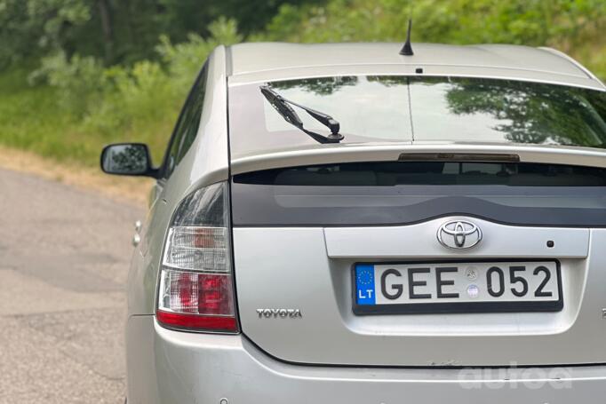 Toyota Prius 2 generation Hatchback