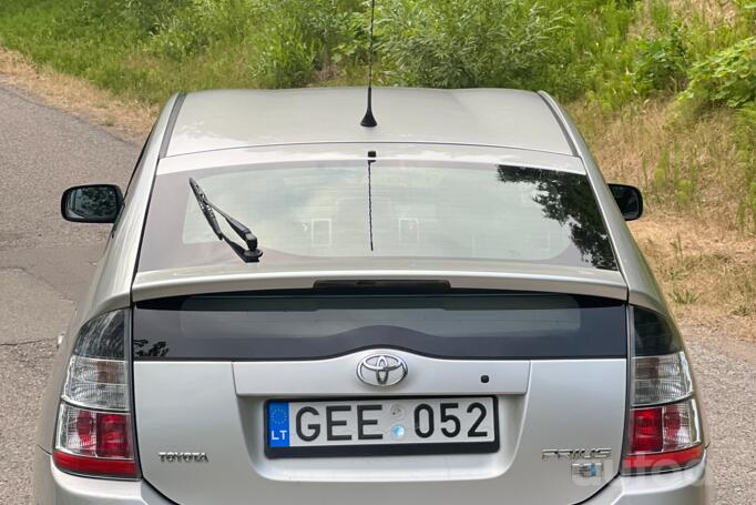 Toyota Prius 2 generation Hatchback