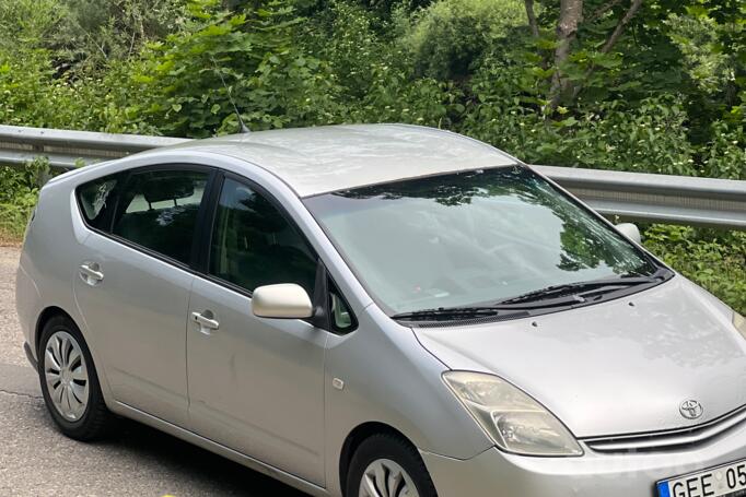 Toyota Prius 2 generation Hatchback