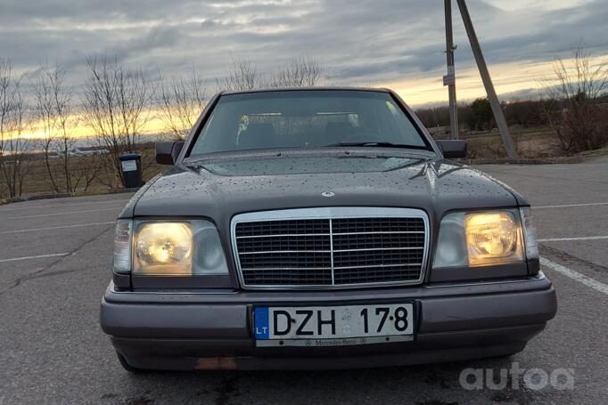 Mercedes-Benz W124 1 generation