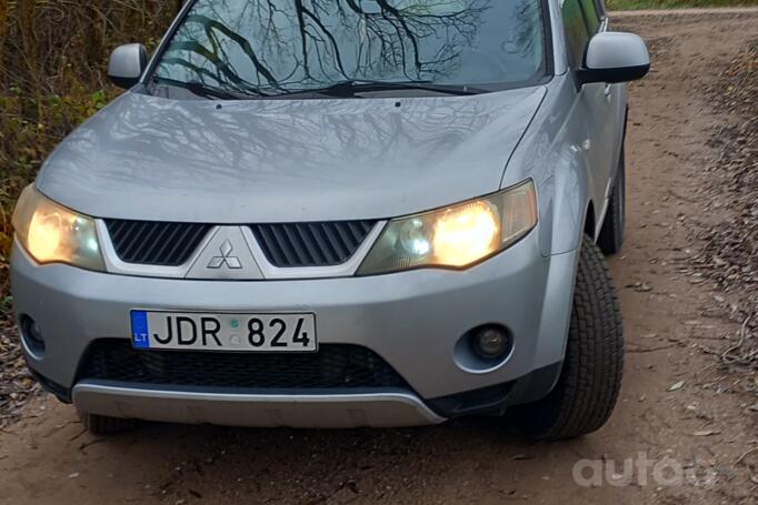 Mitsubishi Outlander 2 generation