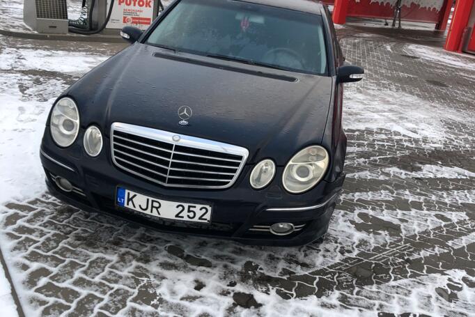 Mercedes-Benz E-Class W211 Sedan