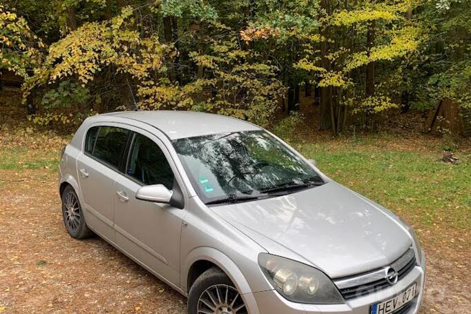 Opel Astra H Hatchback
