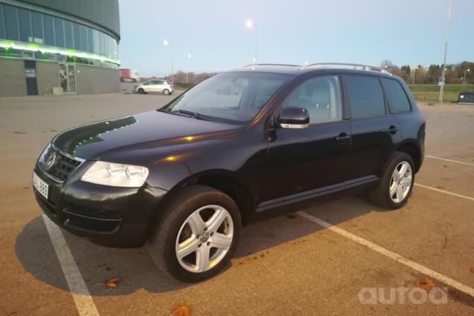 Volkswagen Touareg 1 generation Crossover