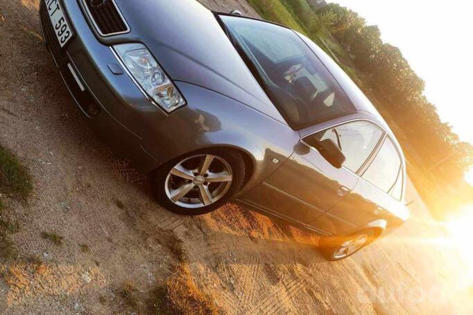 Audi A6 4B/C5 [restyling] Sedan