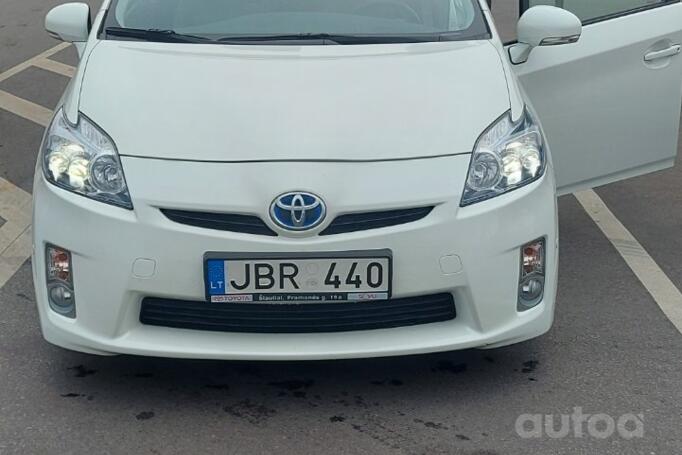 Toyota Prius 3 generation [restyling] Hatchback