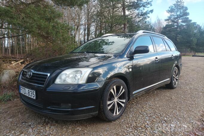 Toyota Avensis 2 generation wagon