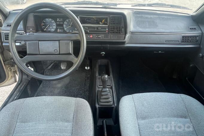 Volkswagen Passat B2 Hatchback 5-doors