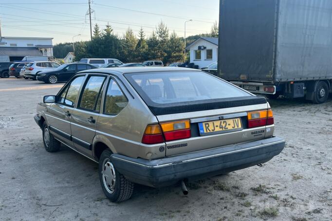 Volkswagen Passat B2 Hatchback 5-doors