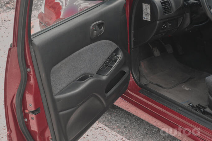 Suzuki Swift 2 generation Sedan 4-doors